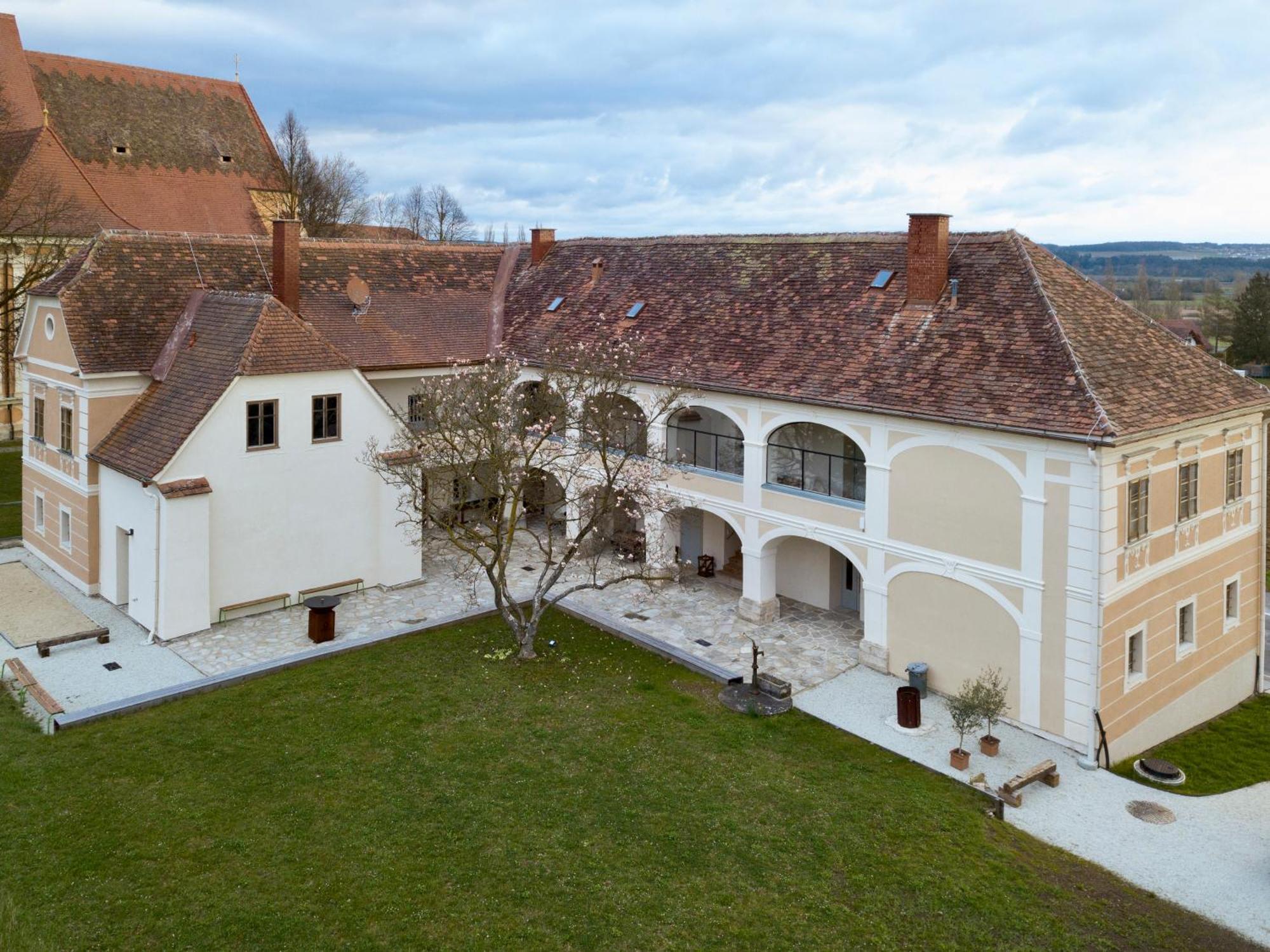 Der Pfarrhof Hotel Hartberg Exterior foto